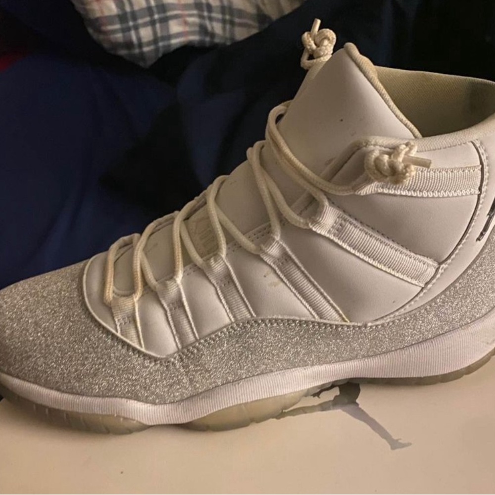 Jordan Women's Sneakers - White and Silver